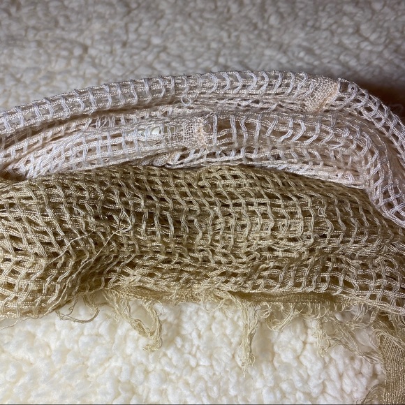 Beauftul Tan & Cream/Light Brown Scarf - Picture 3 of 7